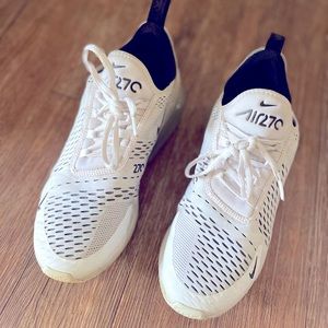 Women’s Nike 270’s (size 11)